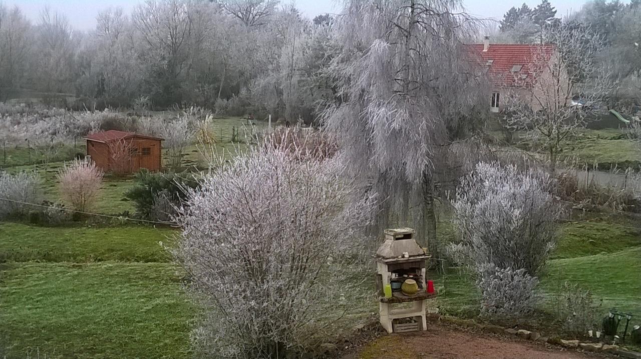 Au Rendez Vous De L'Auxois B&B Essey Exteriör bild